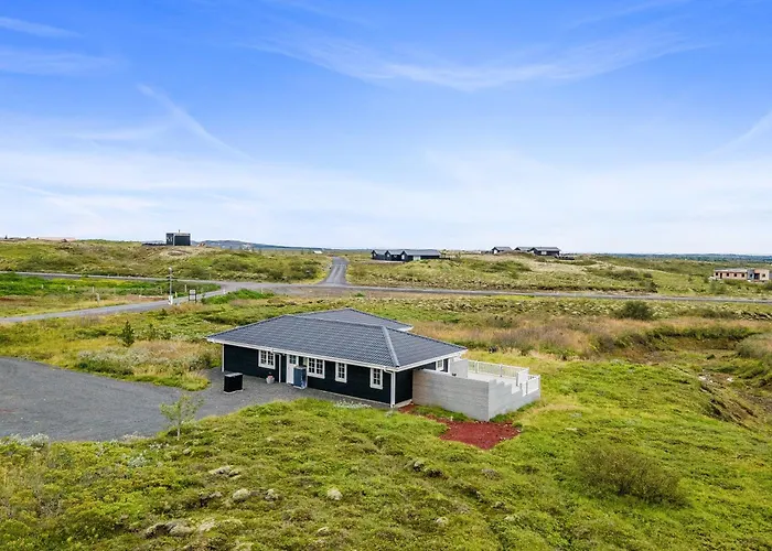 Venture Vacations-Golden Circle Hot Tub Cabin